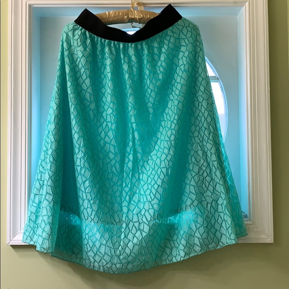 Small Lularoe Lola worm once